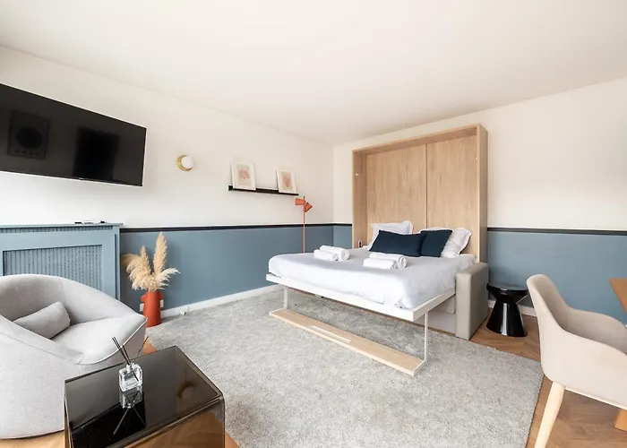 Апартаменты Mid-term L Parc Monceau - Ac & Rooftop *